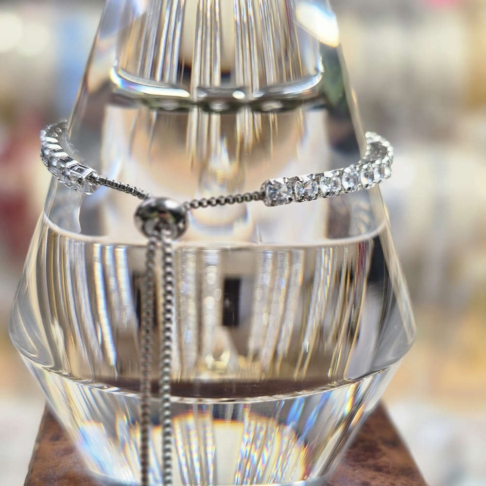 Dazzling Silver Adjustable Bracelet - image 4